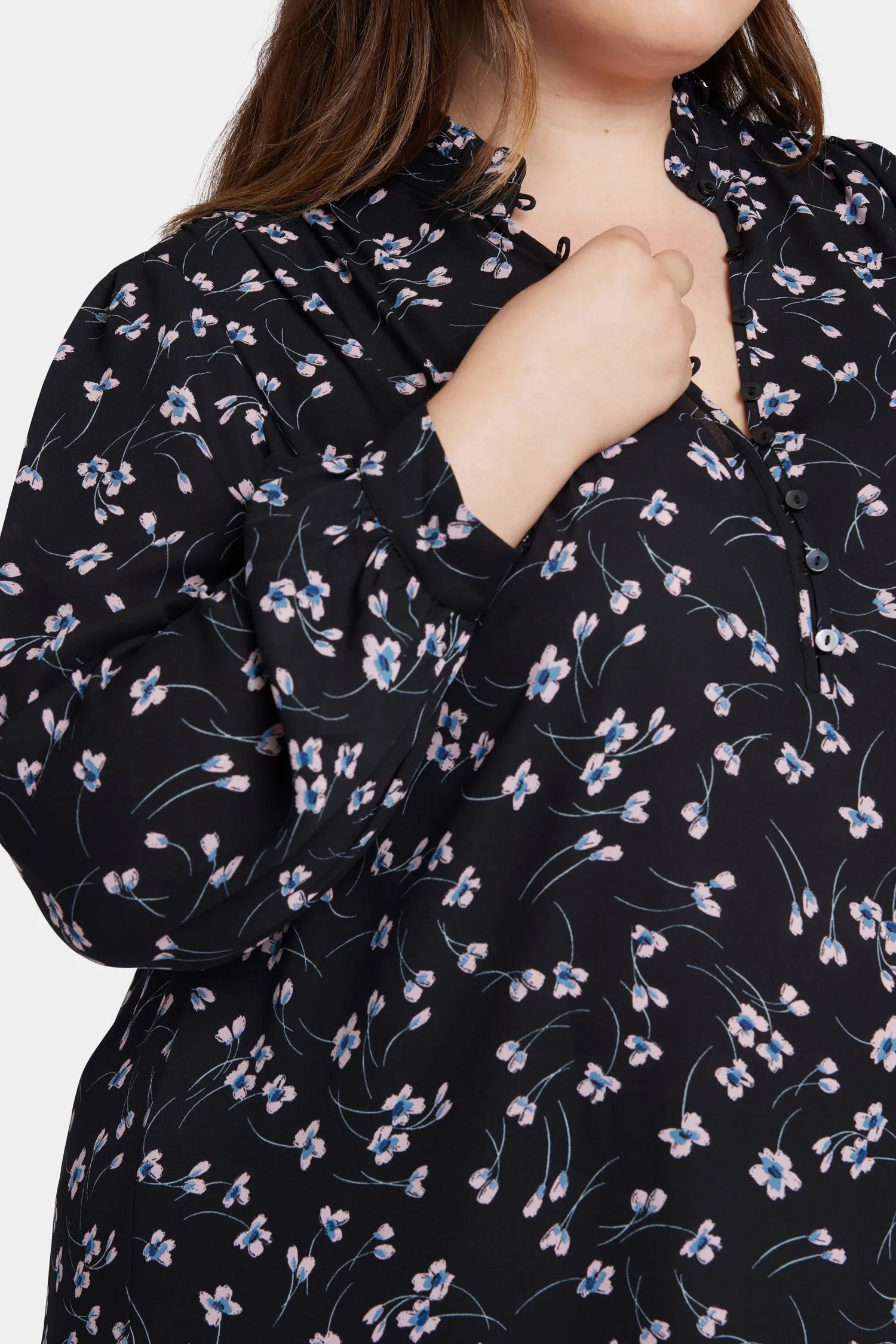 Hannah Blouse In Plus Size - Cascade Petals