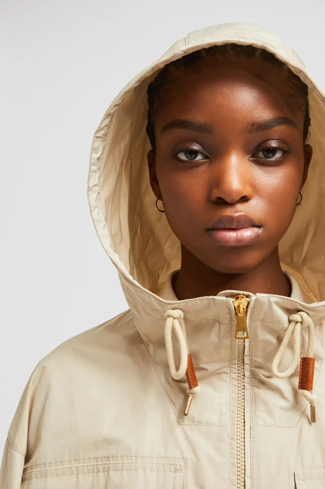 MONCLER SAUVAN SHORT HOODED PARKA BEIGE